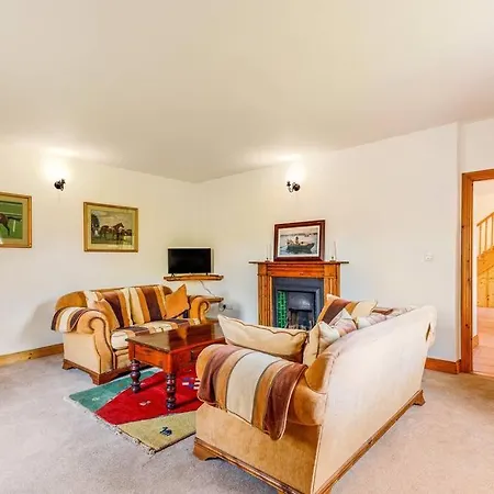 Cosy Restored Irish Farm House With Stables * Limerick Junction