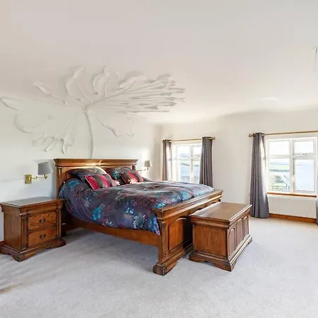 Cosy Restored Irish Farm House With Stables Ferienhaus