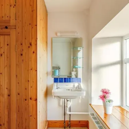 Cosy Restored Irish Farm House With Stables *