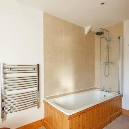 Cosy Restored Irish Farm House With Stables