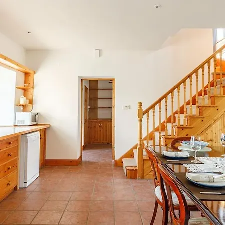 Cosy Restored Irish Farm House With Stables Ferienhaus
